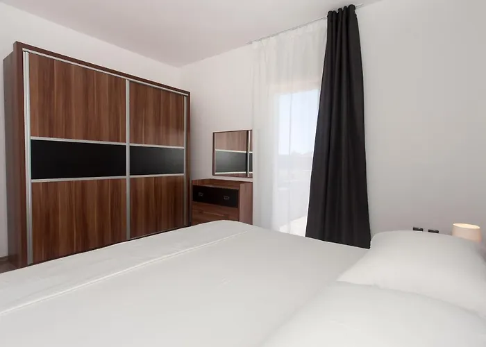 Apartments Mirni Kutak