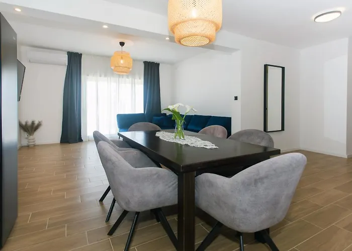 Apartments Mirni Kutak