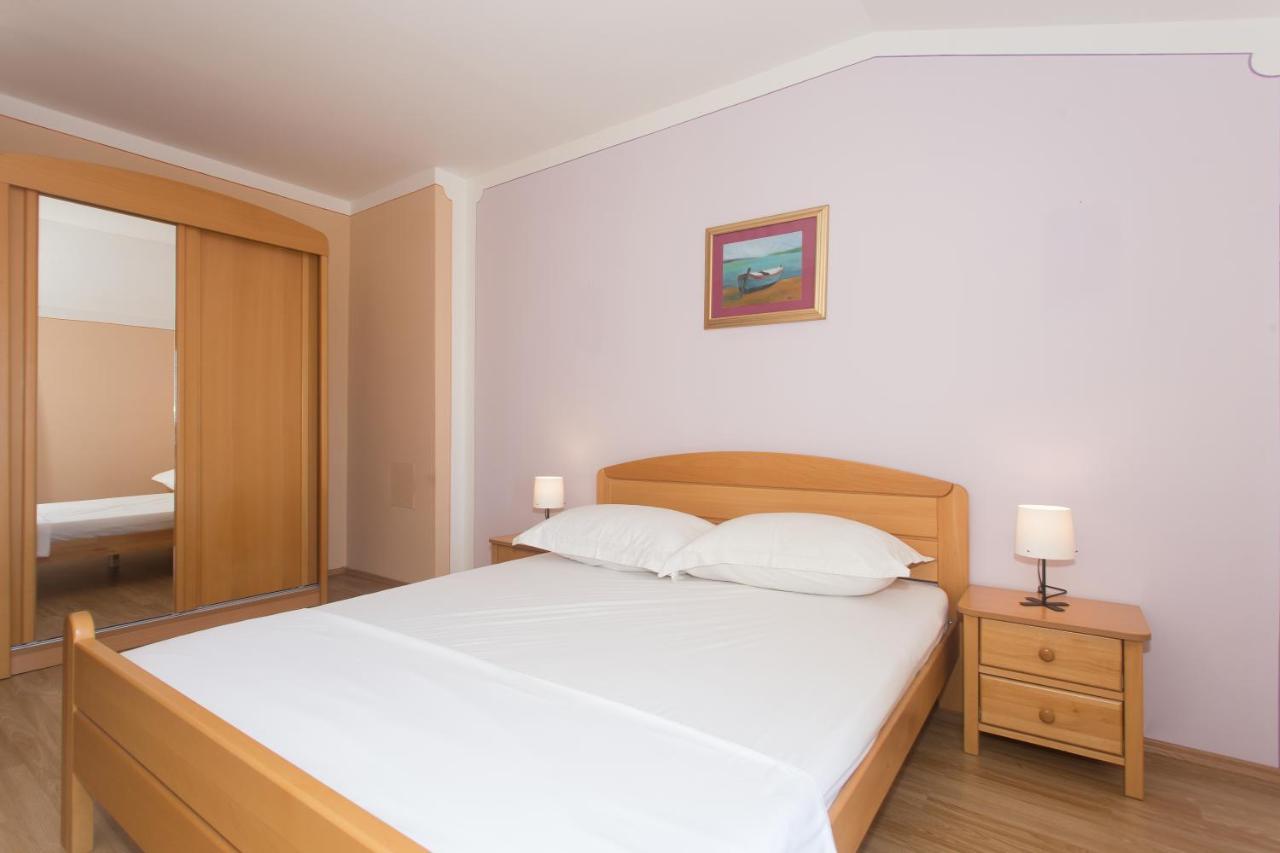 Apartment Mirni Kutak *